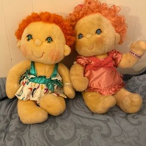 Vintage toy Hugga Bunch dolls Huggins and Tickles 1985